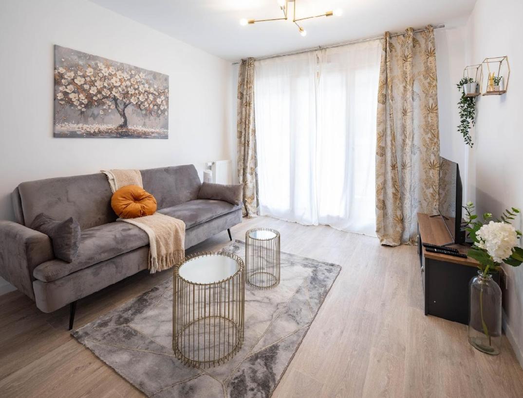 Sejour Unique A Pierrefitte Apartment Ngoại thất bức ảnh