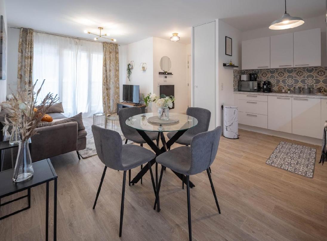 Sejour Unique A Pierrefitte Apartment Ngoại thất bức ảnh