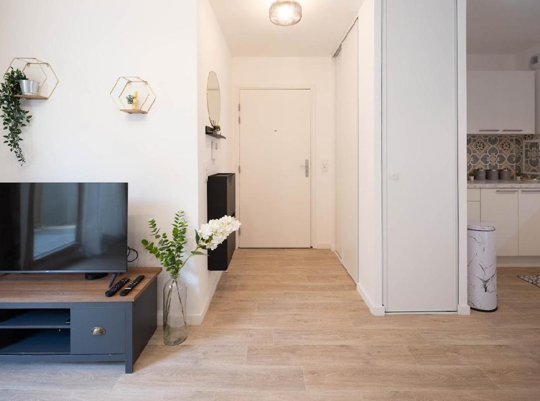 Sejour Unique A Pierrefitte Apartment Ngoại thất bức ảnh